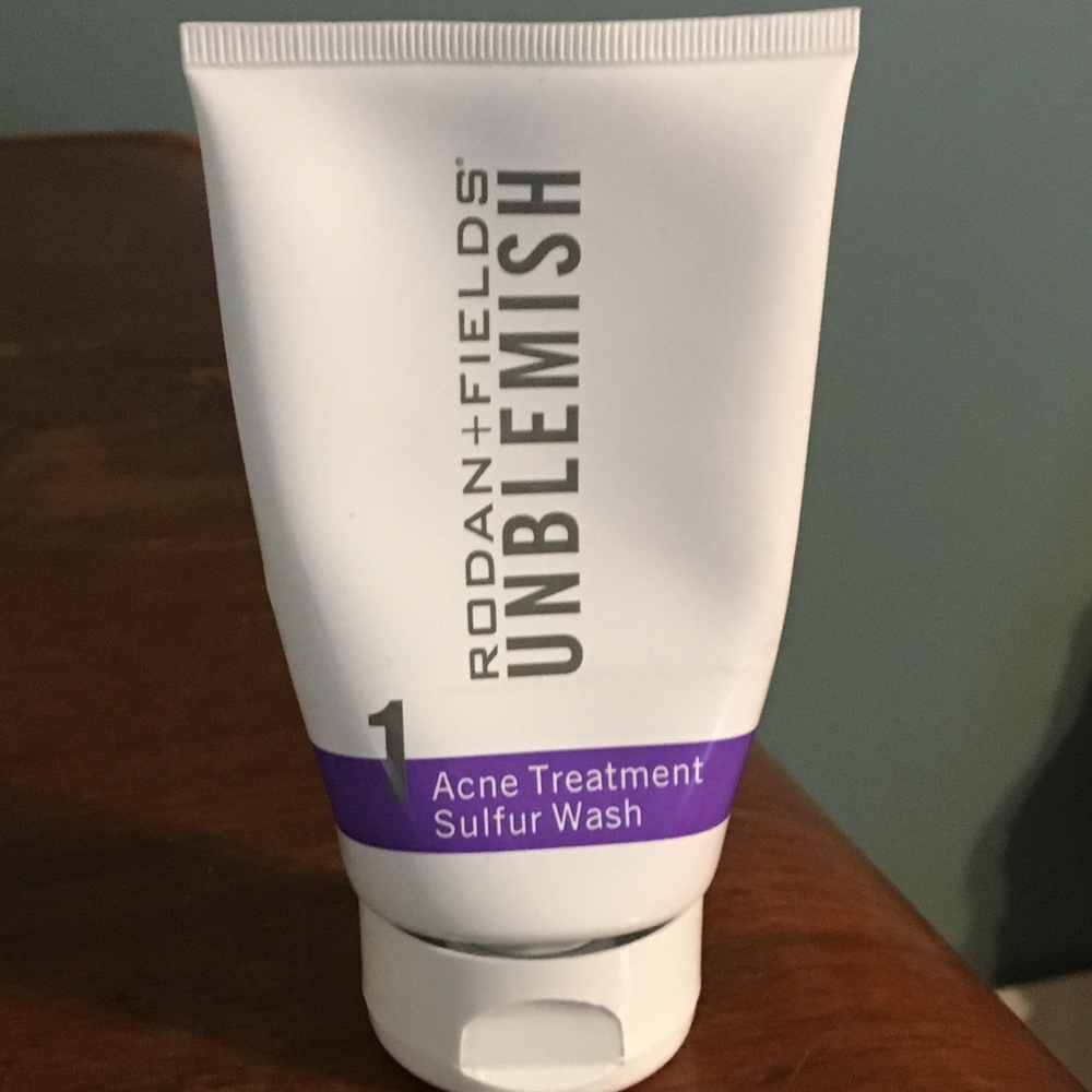 Rodan & Fields Unblemish Face wash